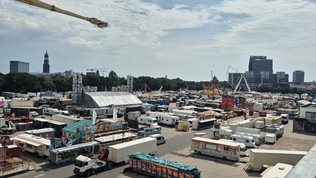 Sommerdom beginnt am 26. Juli: Die Aufbauarbeiten haben begonnen