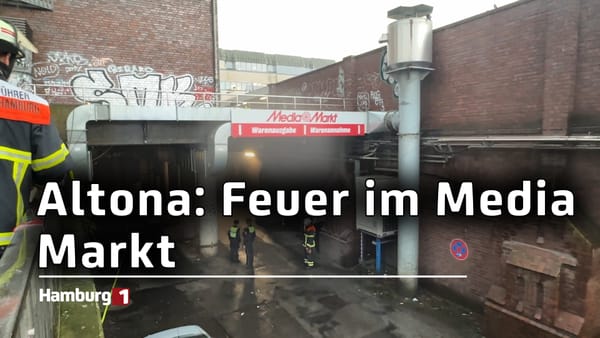 Feuer-Alarm in Altona: Brand in Warenannahme von Media Markt